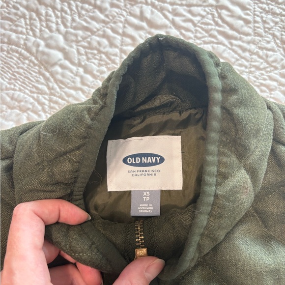 Old Navy Green Quilted Vest - Picture 5 of 5